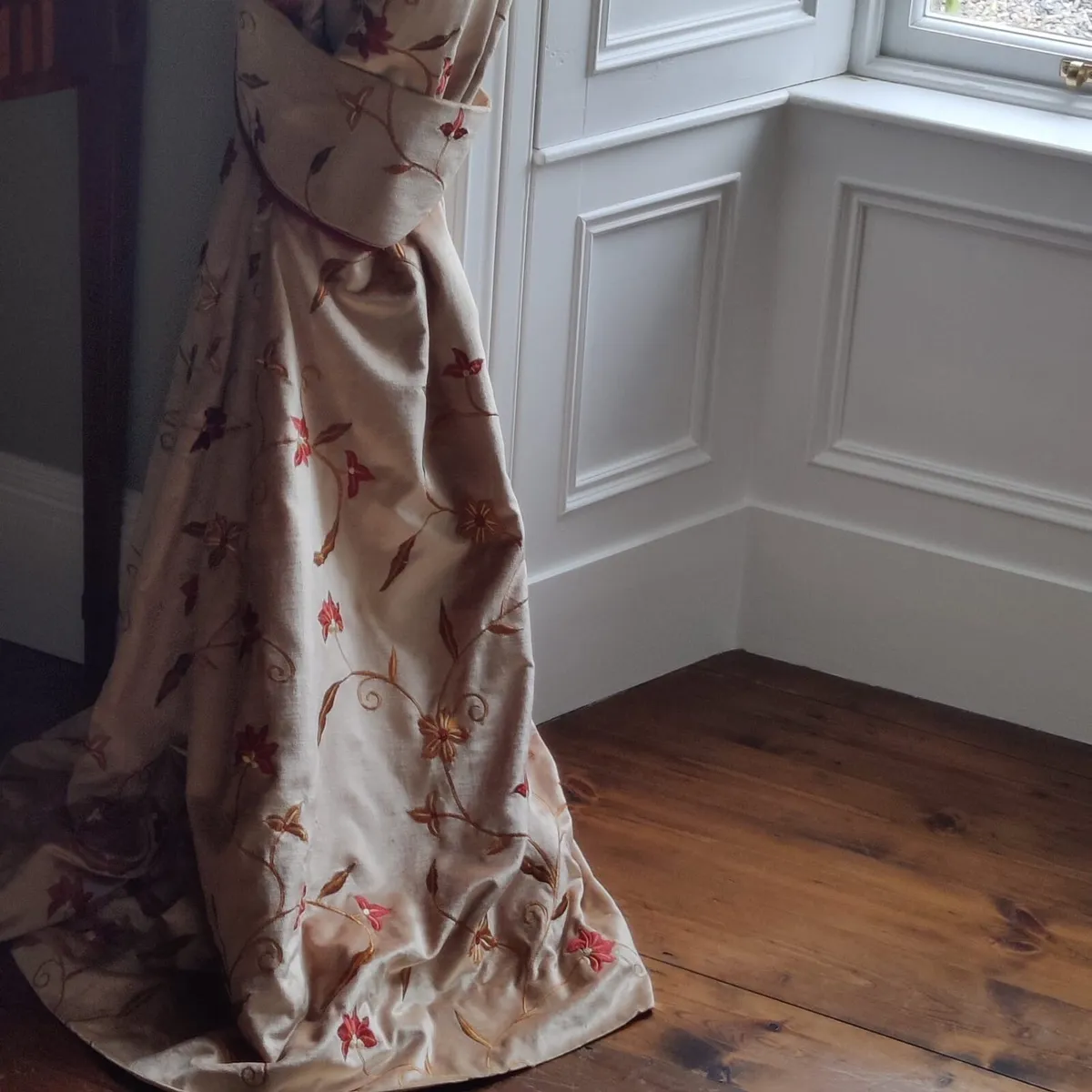 High Quality Handmade Velvet Embroidered Curtains - Image 1
