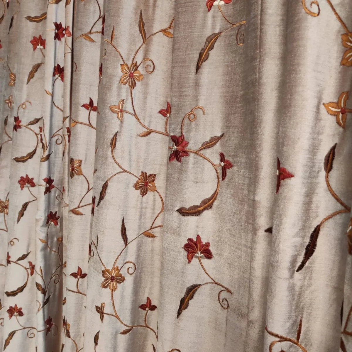 High Quality Handmade Velvet Embroidered Curtains - Image 2
