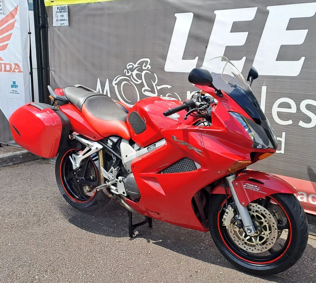 2002 HONDA VFR800 V-TEC *AS IS* - Image 2