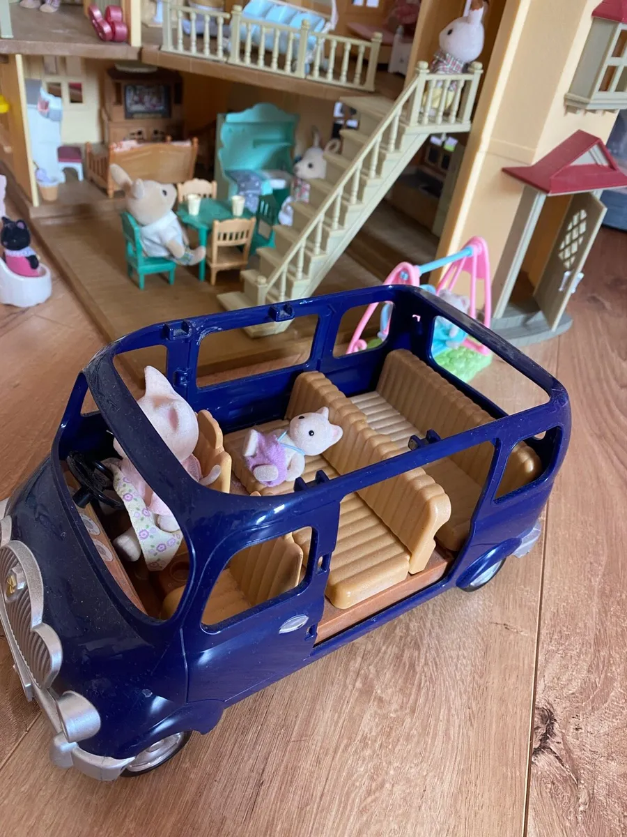 Sylvanian house ,grocery market , cars and access - Image 4