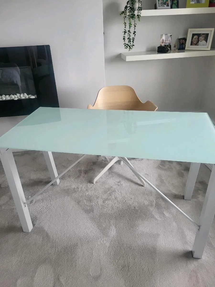 Desk and chair - Image 1