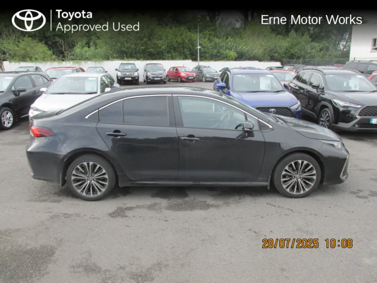 Toyota Corolla COROLLA LUNA SPORT SALOON - Image 2