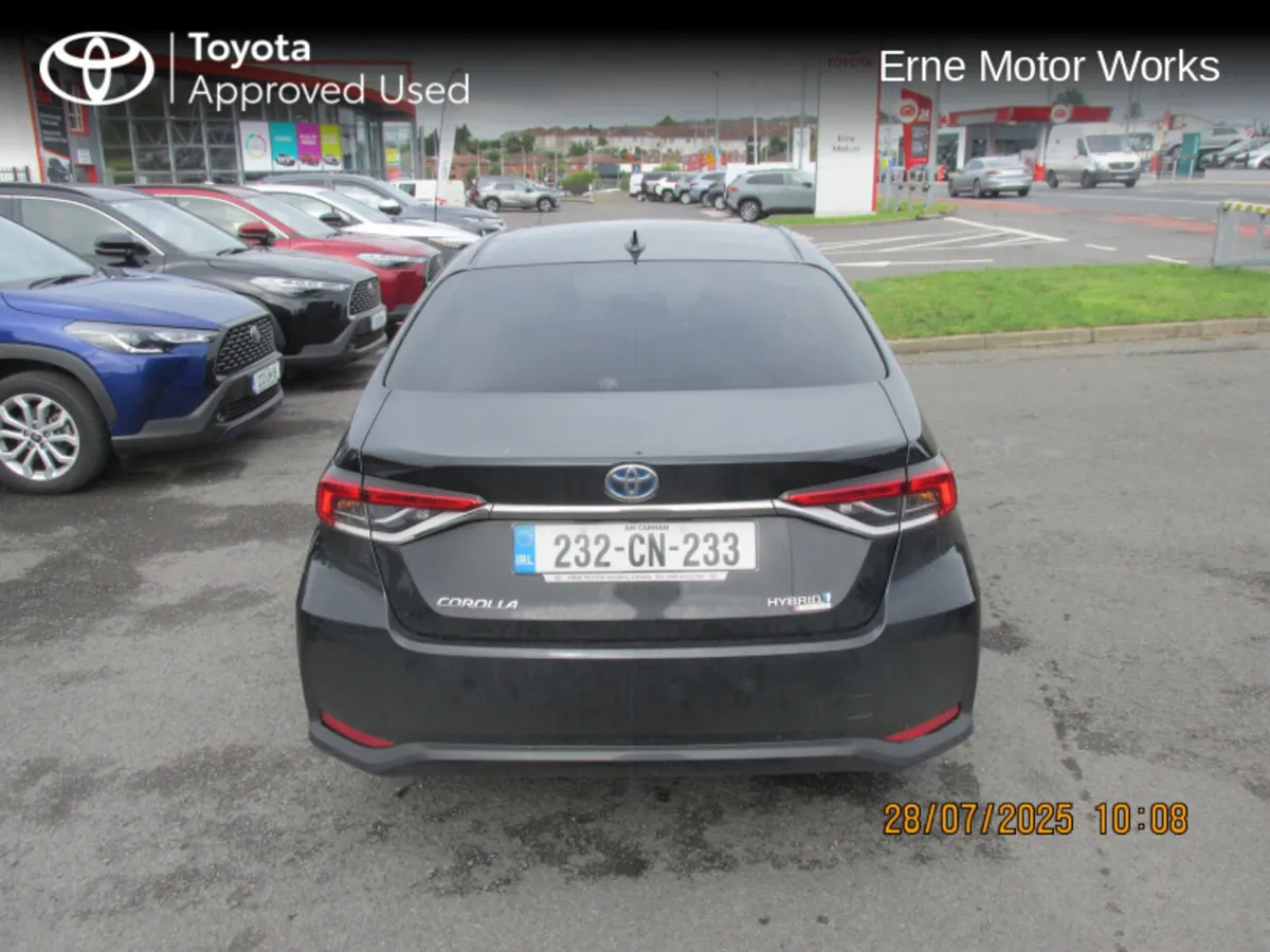 Toyota Corolla COROLLA LUNA SPORT SALOON - Image 3