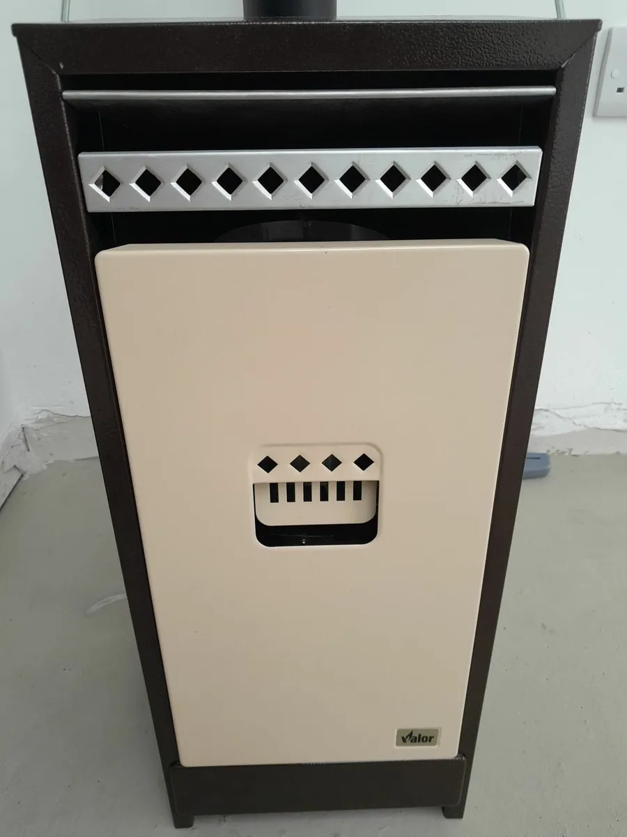 New 1980s oil heater valor 420 - Image 2