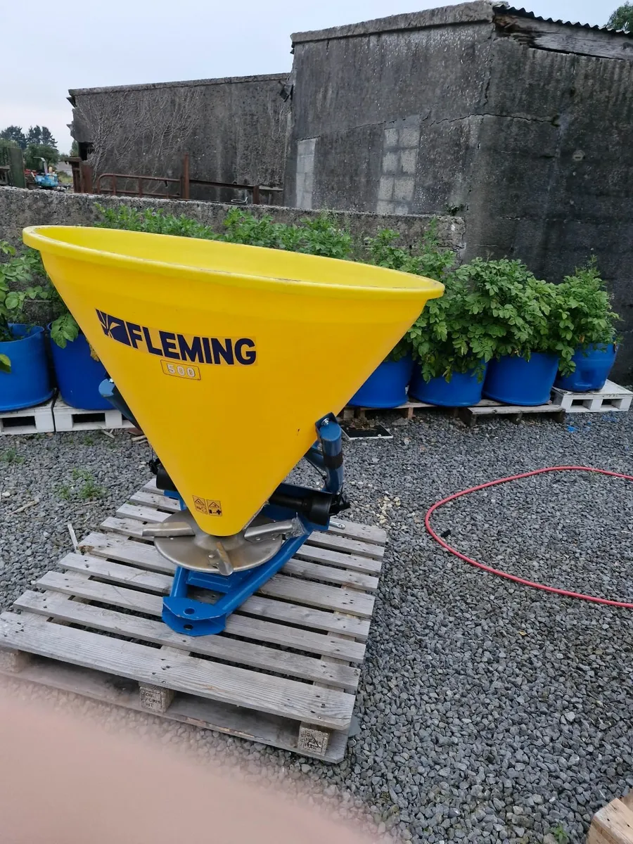 Fleming fertilizer spreader - 500kg - Image 4