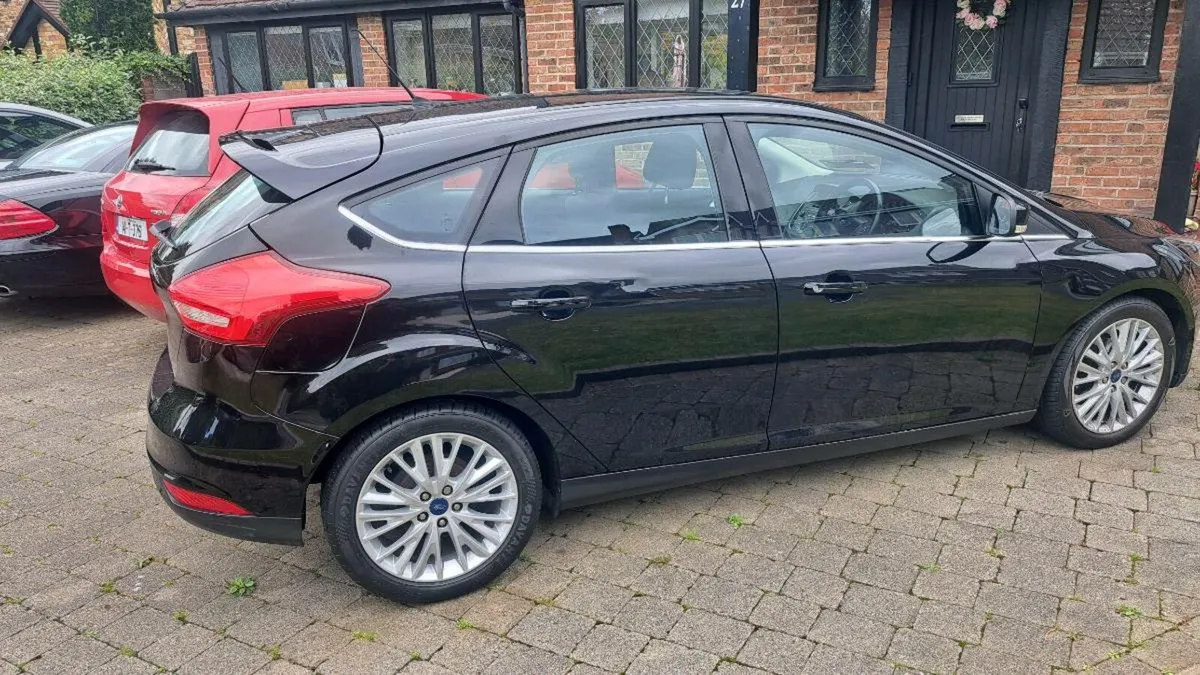 FORD FOCUS DIESEL 5DR 2016 ONLY 144000 KLMS - Image 2