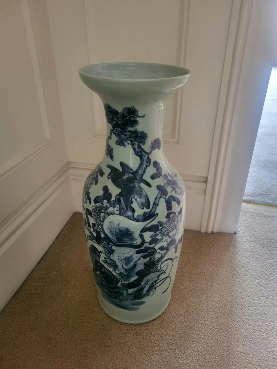 Large vase - Image 1