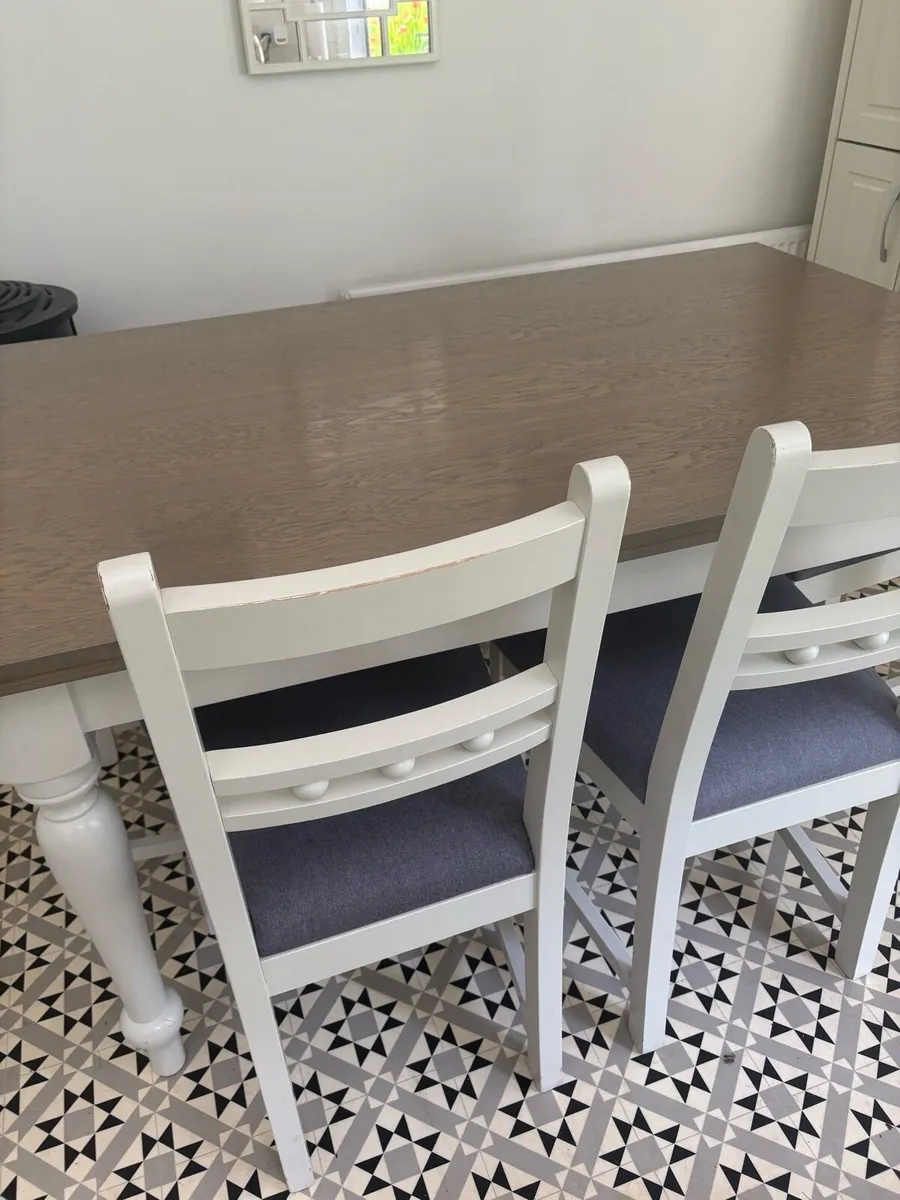 Dining table & Chairs - Image 2