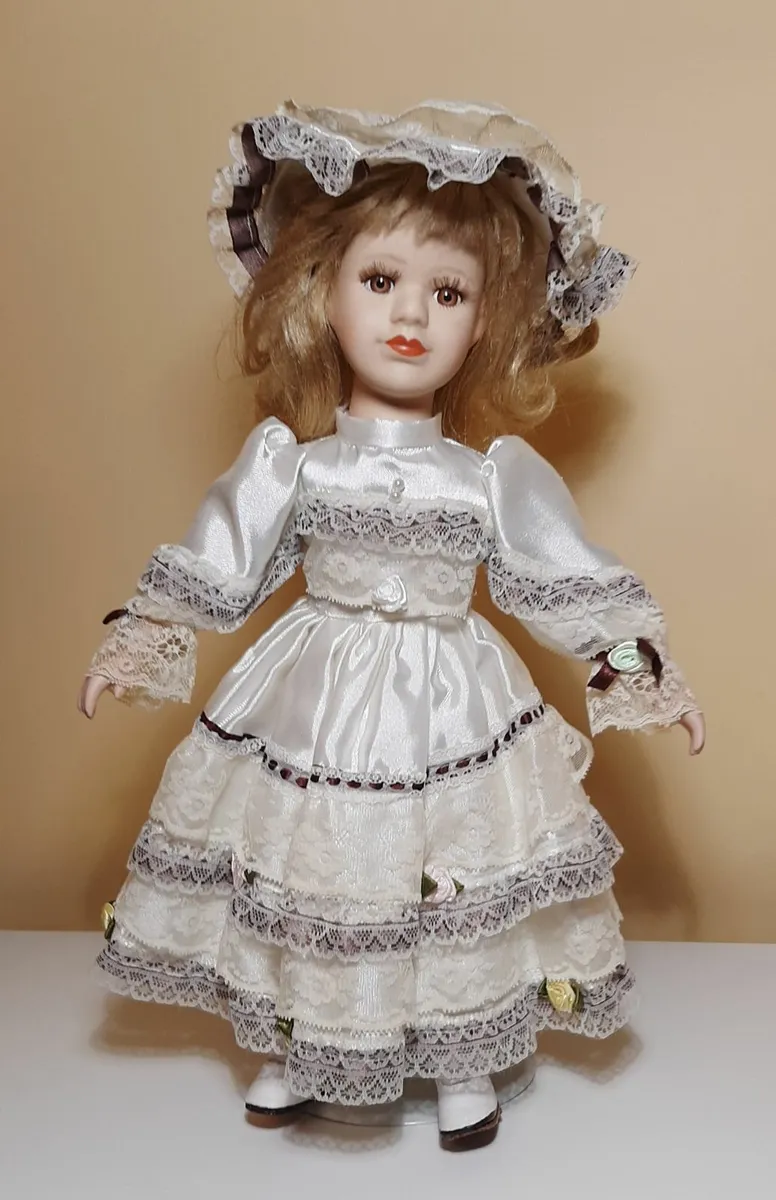 Porcelain doll - Image 2