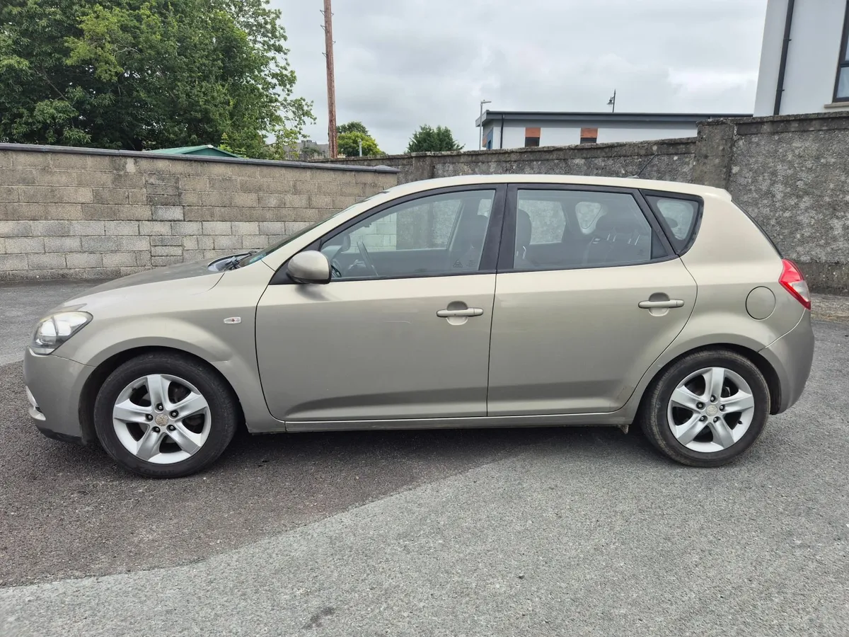 Kia Ceed 2011 - Image 3