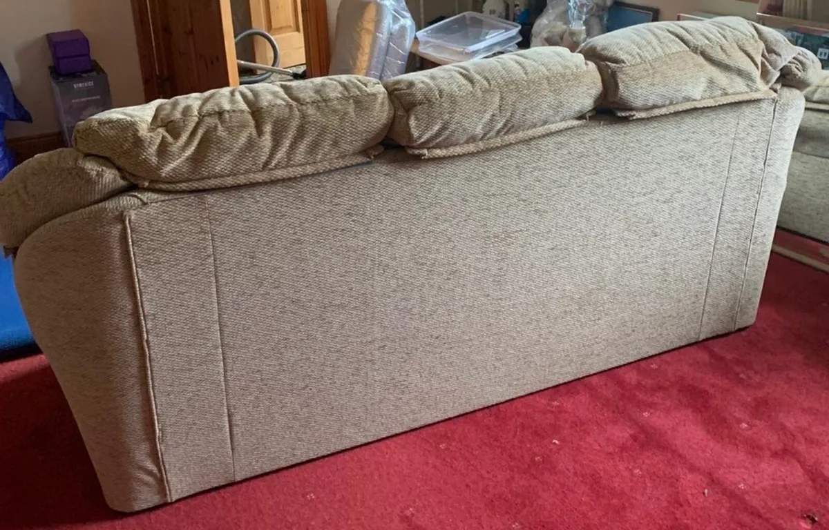 Three Piece Suite - Image 4