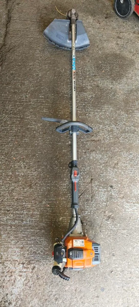 Oleomac grass trimmer - Image 1