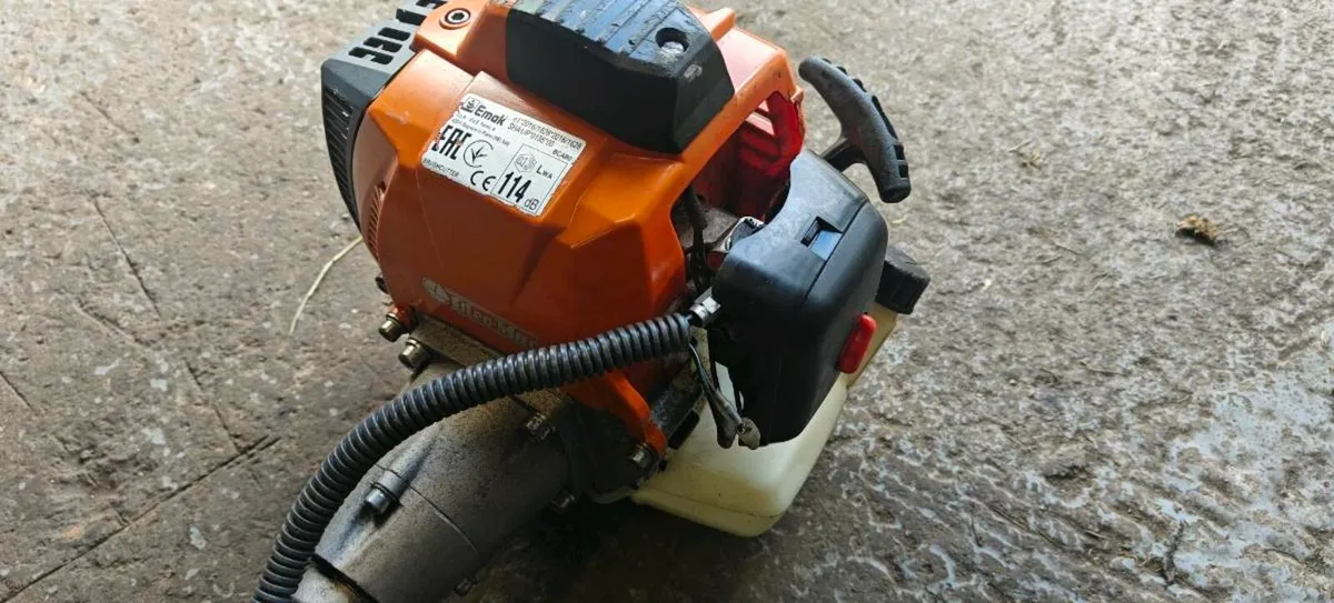 Oleomac grass trimmer - Image 2