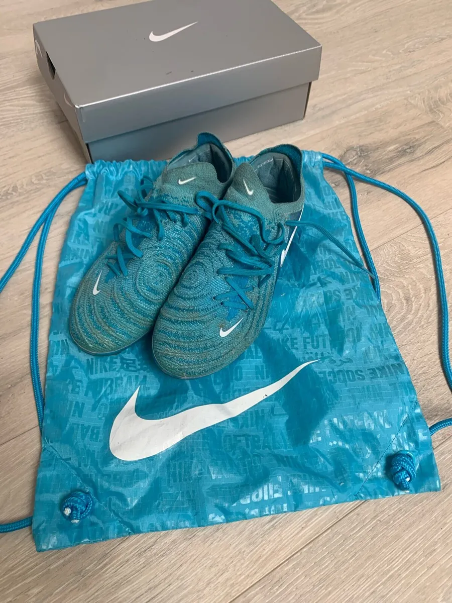 Football boots - Image 2