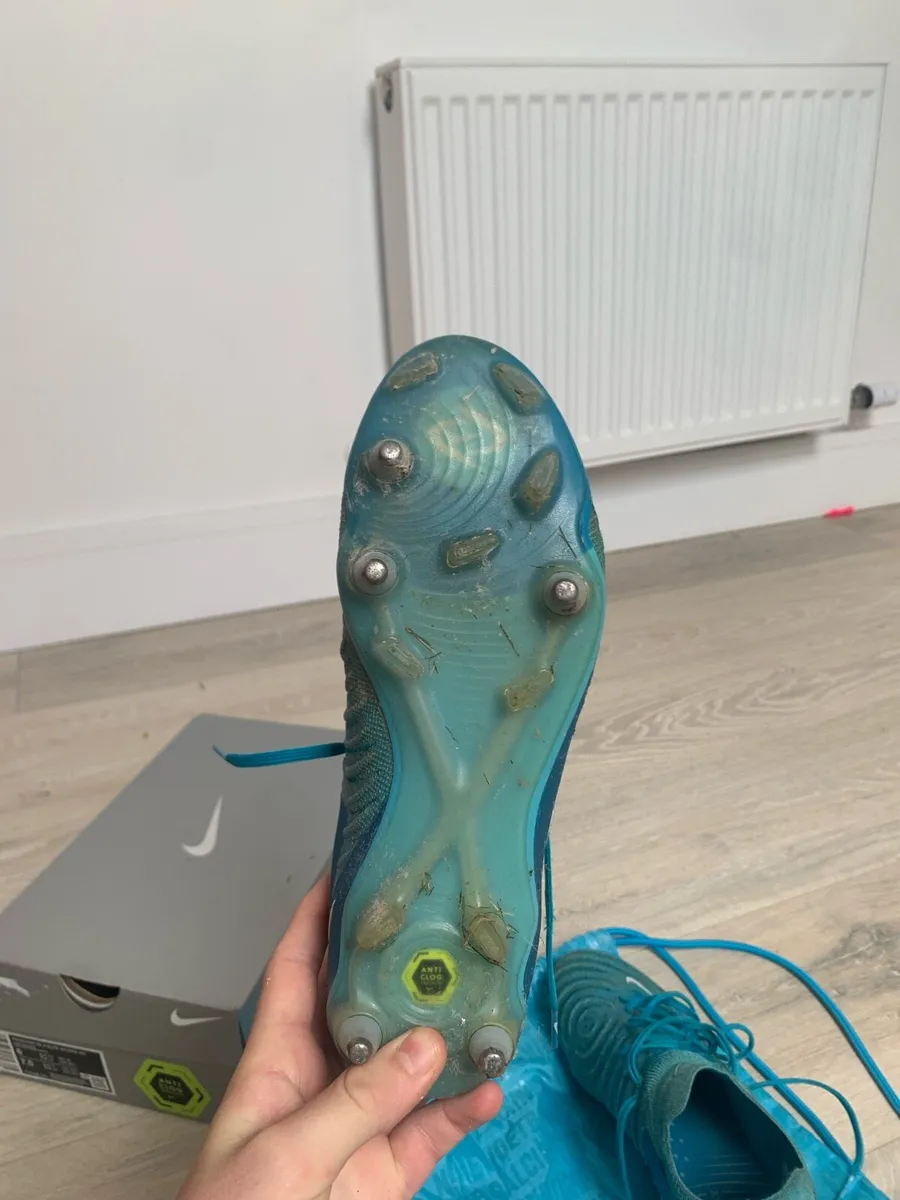 Football boots - Image 3