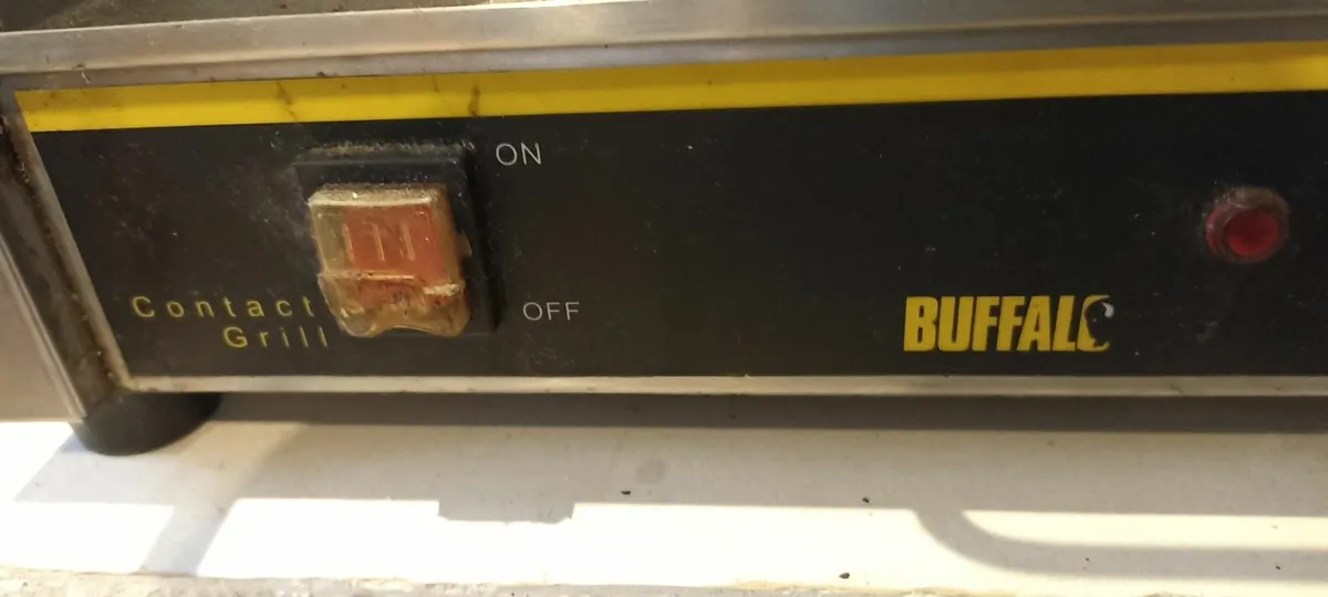 Buffalo Contact Grill & Ultra Violet Fly Zapper - Image 3