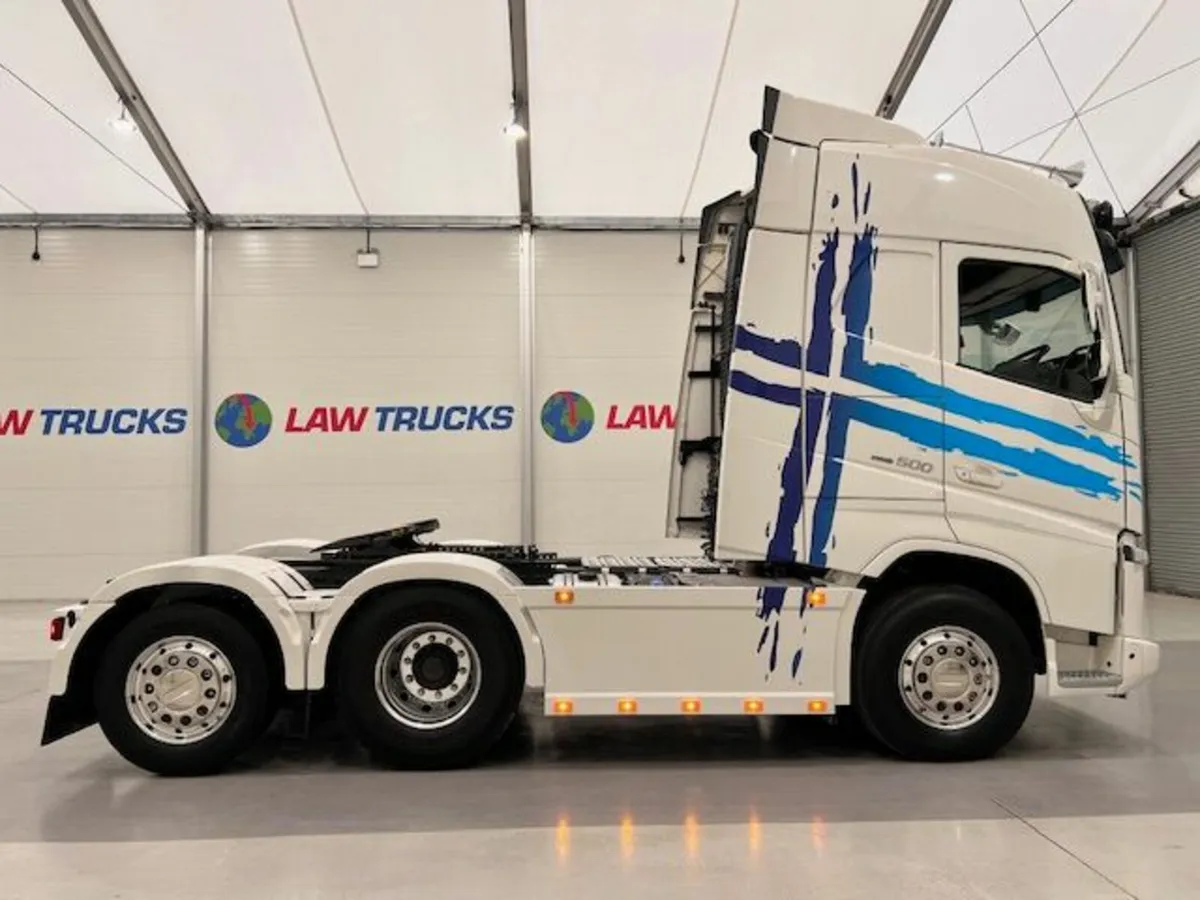Volvo FH 500 6x2 Rear Lift Tractor Unit PTO Low Mi - Image 3
