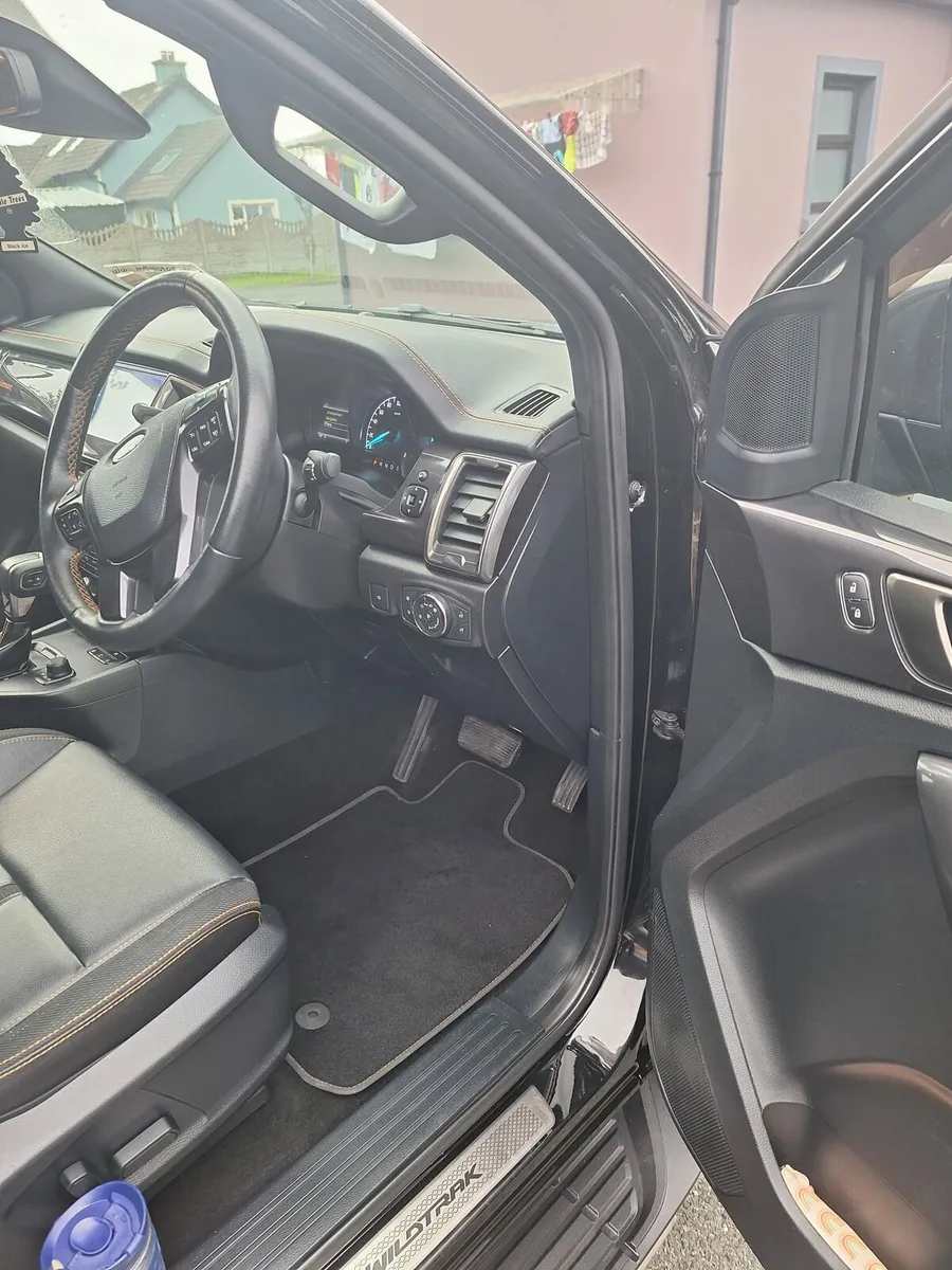 Black Ford Ranger - Image 2