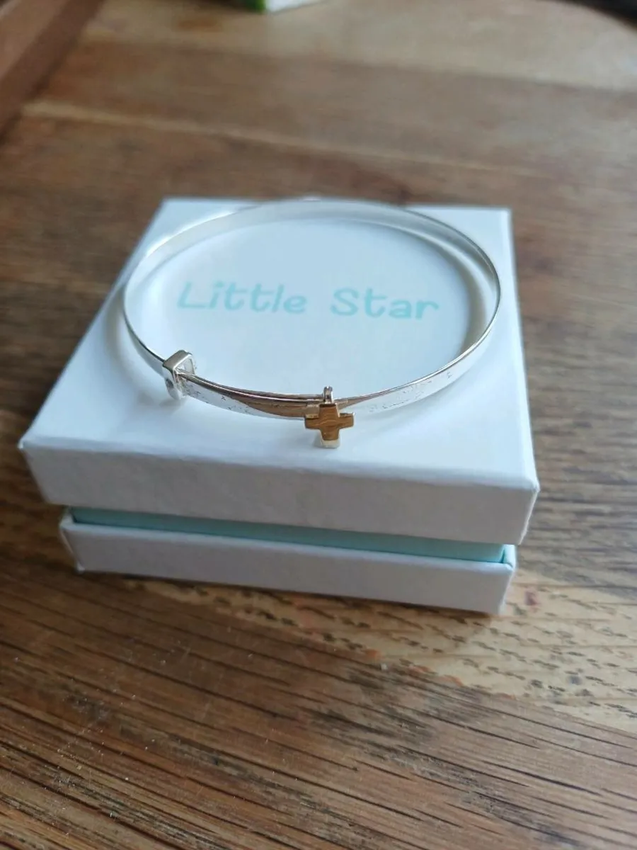 Girls silver expanding bracelet - Image 2