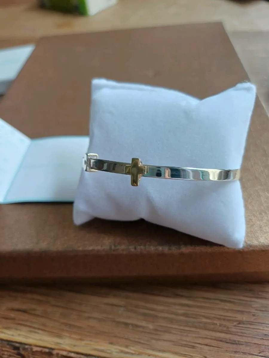 Girls silver expanding bracelet - Image 3