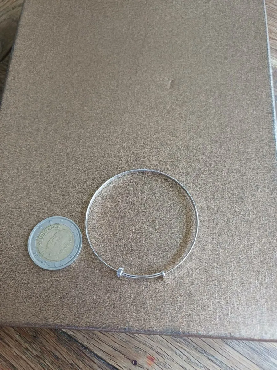 Girls silver expanding bracelet - Image 4