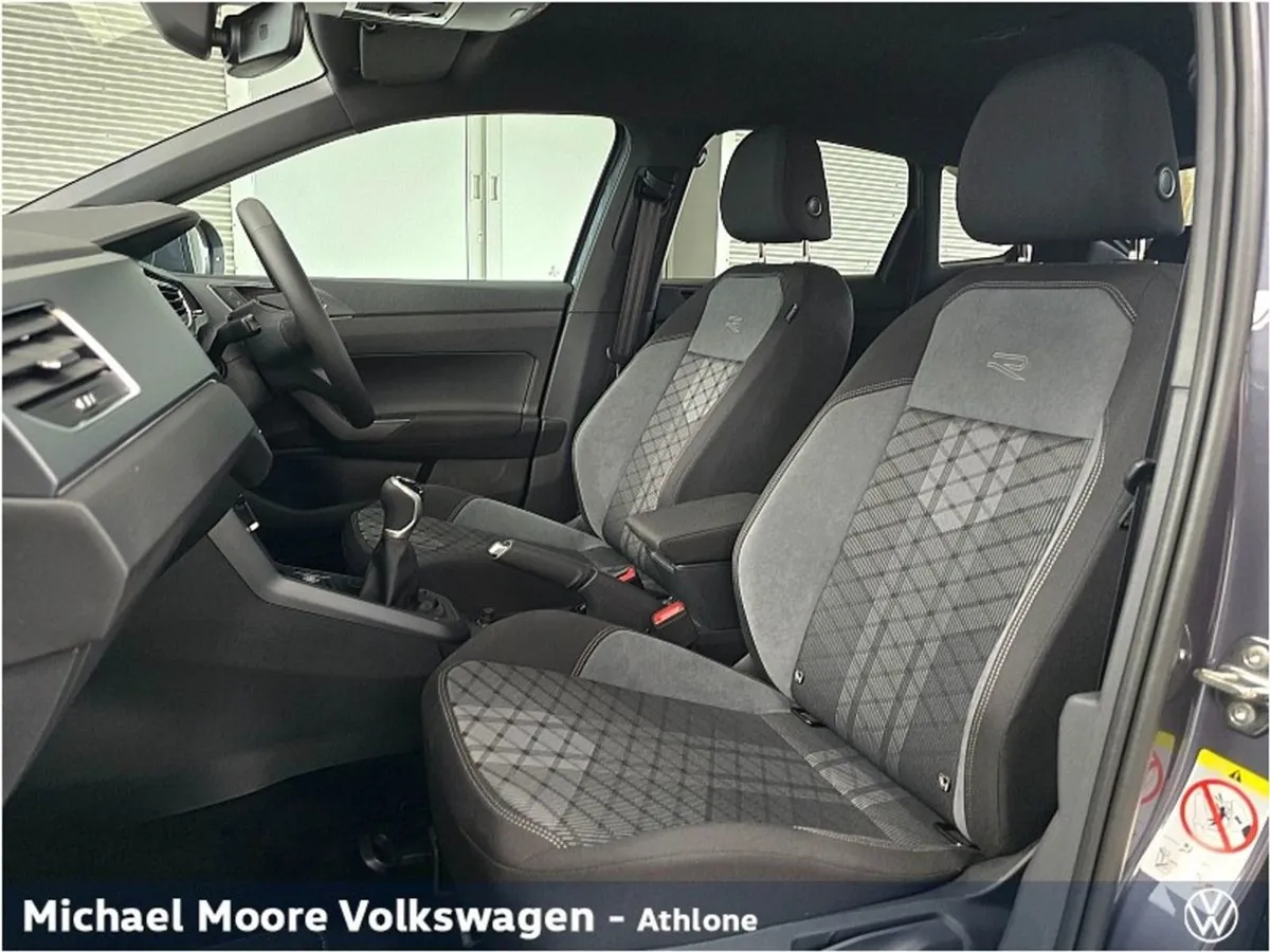 Volkswagen Taigo Taigo R-line 75 1.0tsi 116BHP M6F - Image 4