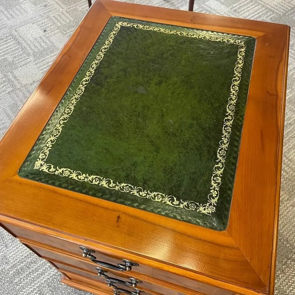 Beautiful mahogany green leather top filing cabine - Image 2