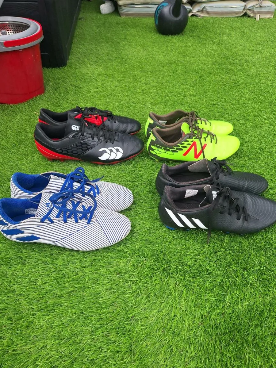 Football boots - Image 1