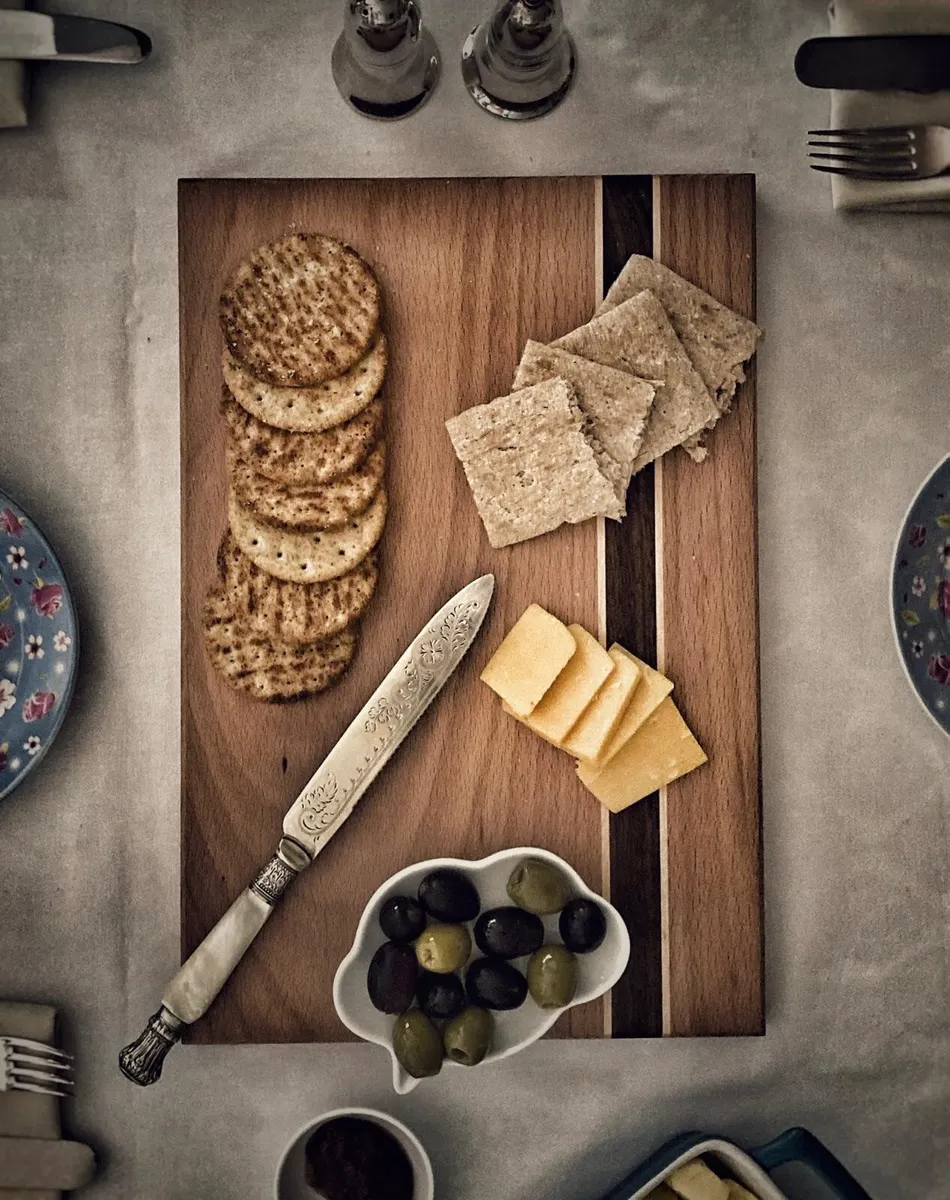 Premium chopping and serving board - Image 1