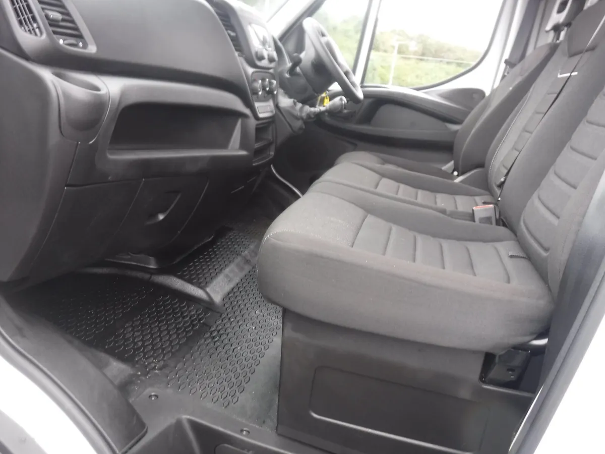 Iveco 35C 14 2023 dropside with twin rear wheels. - Image 4