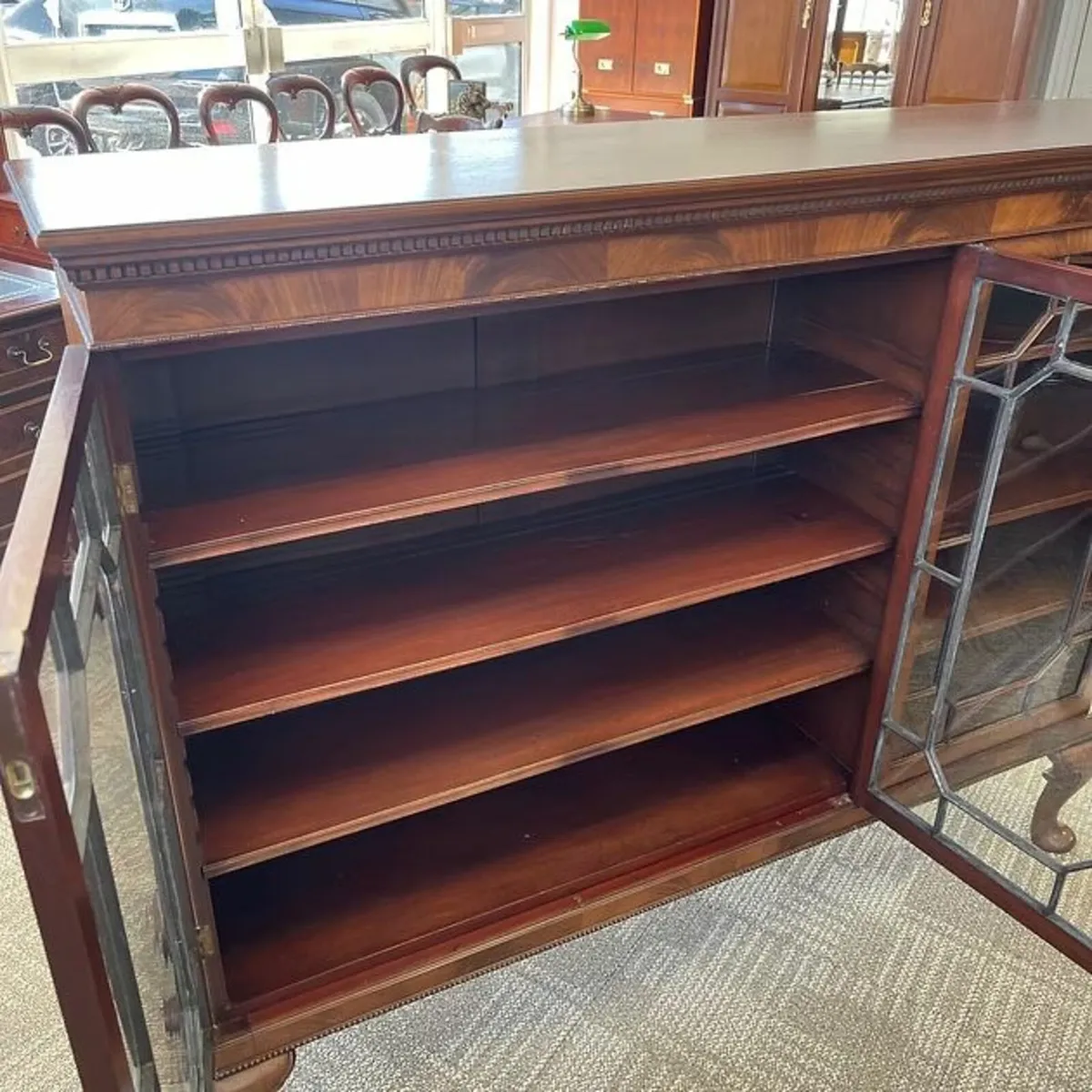 Stunning Victorian mahogany three door bookcase - Image 3