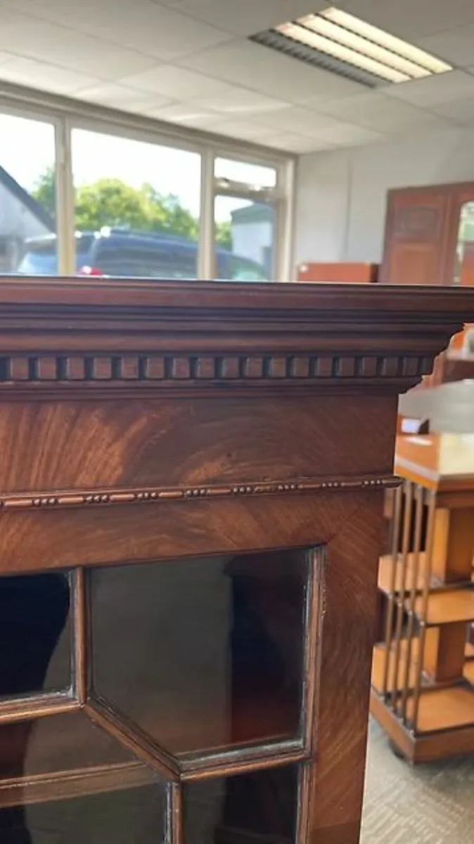 Stunning Victorian mahogany three door bookcase - Image 4