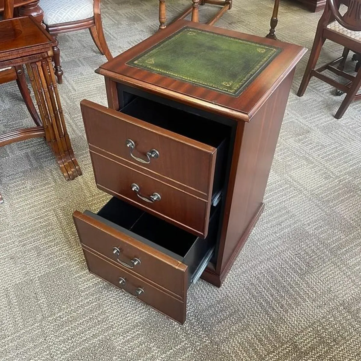 Beautiful mahogany green leather top filing cabine - Image 2