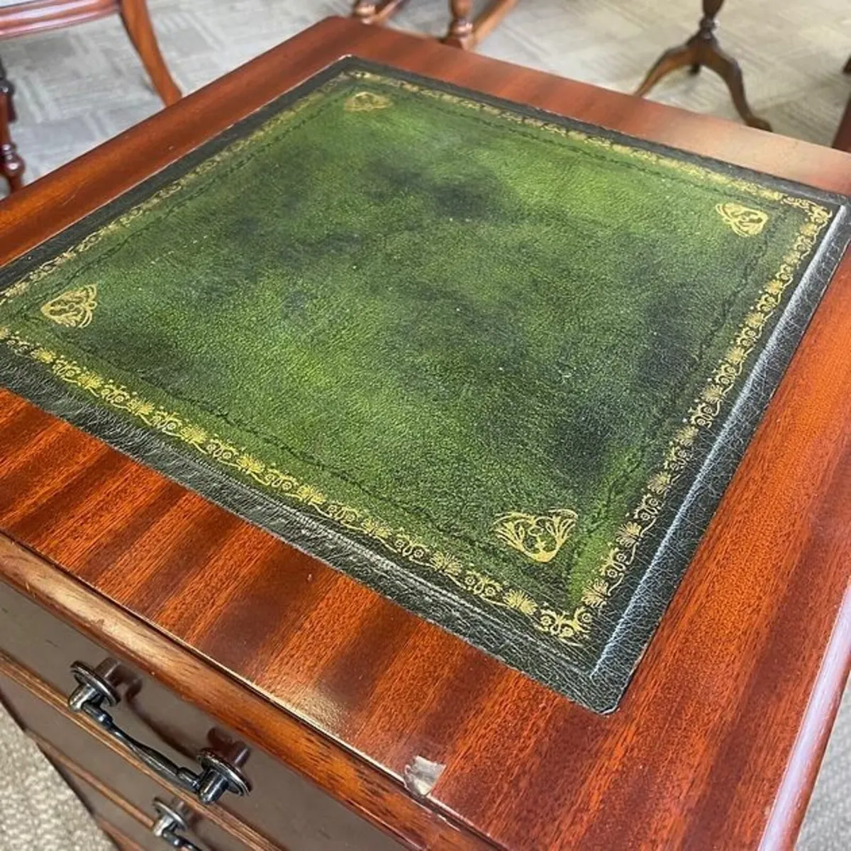 Beautiful mahogany green leather top filing cabine - Image 3