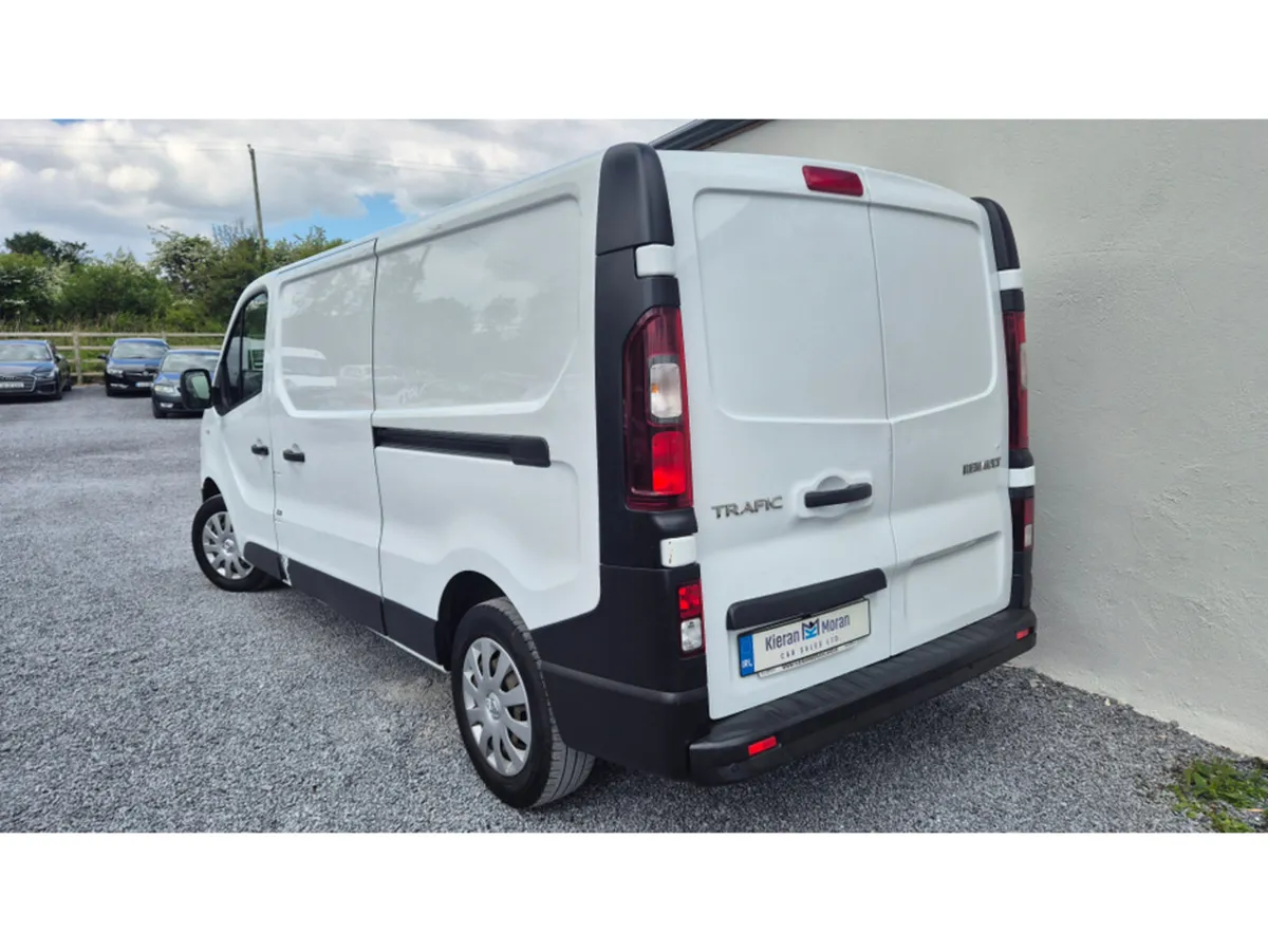 Renault Trafic 2.0l Diesel - Image 3