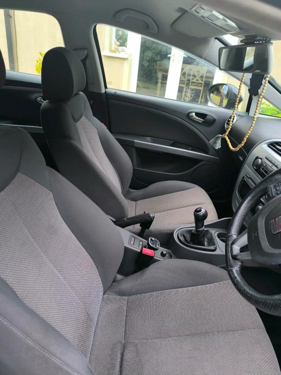 Car - Image 4
