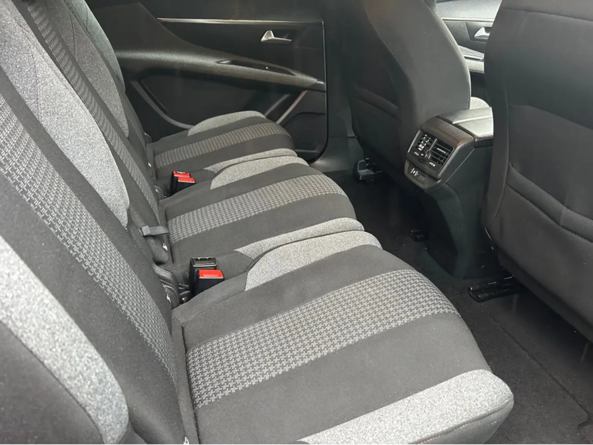 Peugeot 5008 FL ACTIVE 1.5 DIESEL BLUE HDI 7 SEATE - Image 3