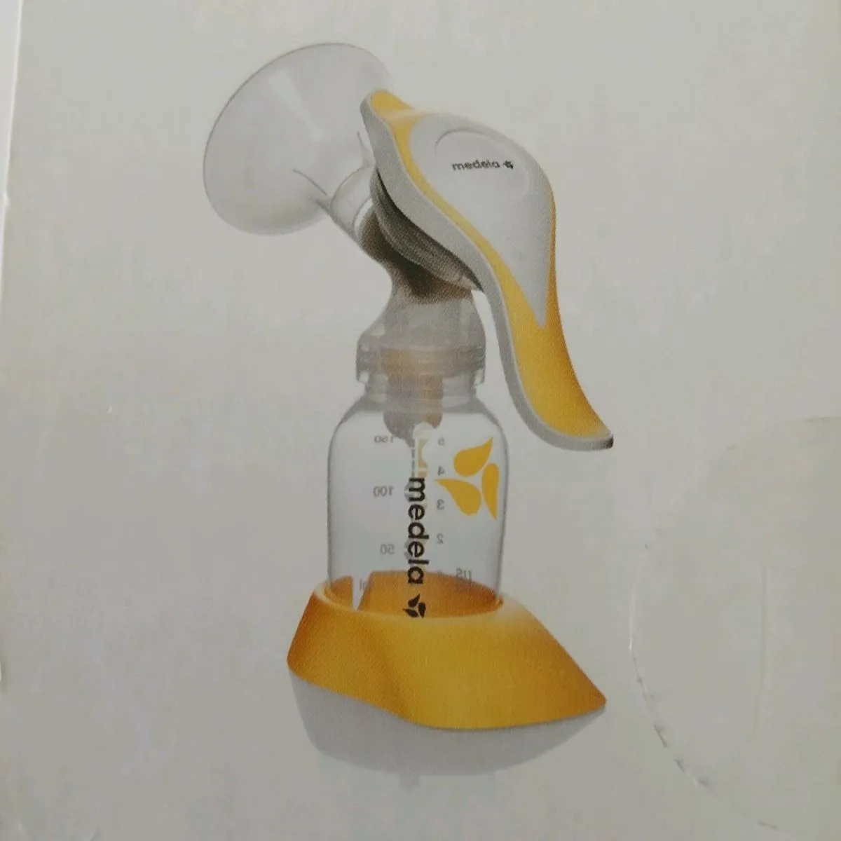 Medela Harmony hand milk pump - Image 2