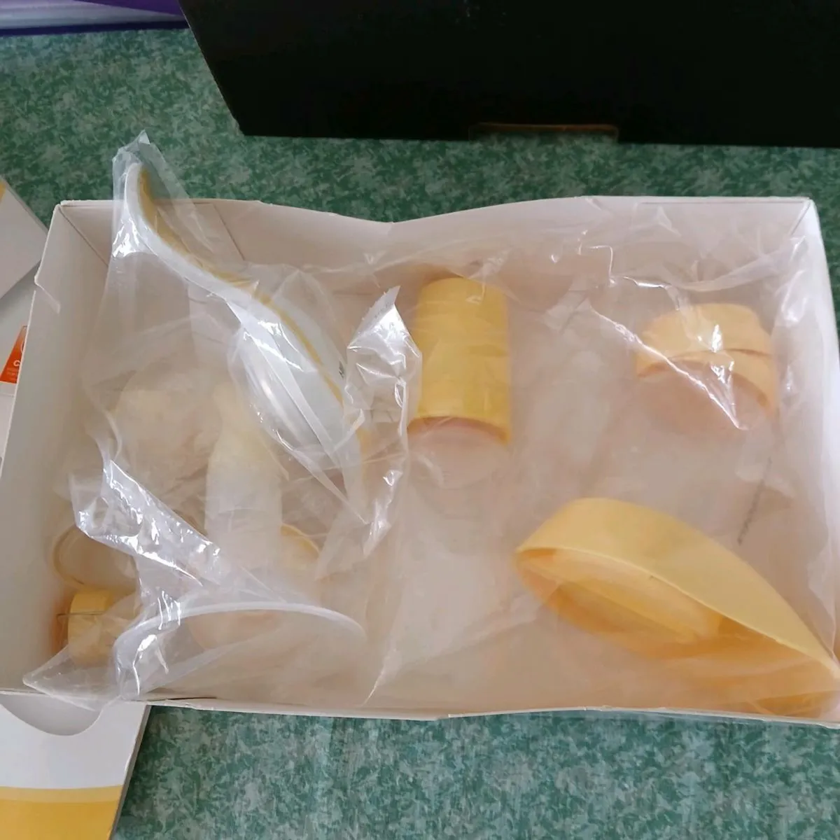 Medela Harmony hand milk pump - Image 4