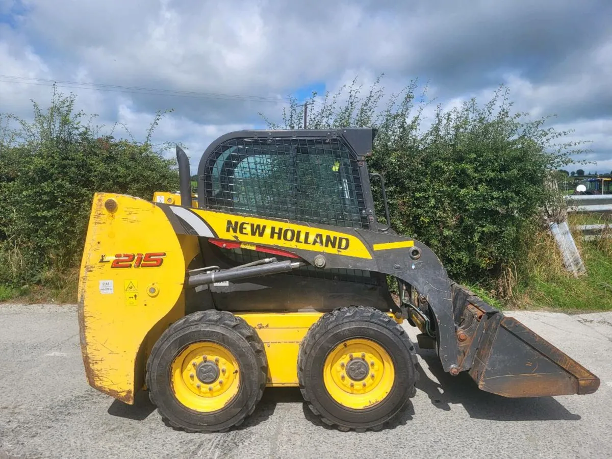 New Holland 215 skid steer - Image 1