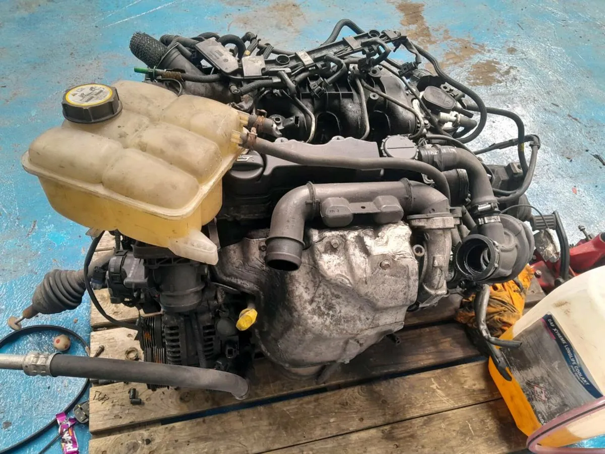2010 ford focus 1.6 engine & gearbox - Image 2