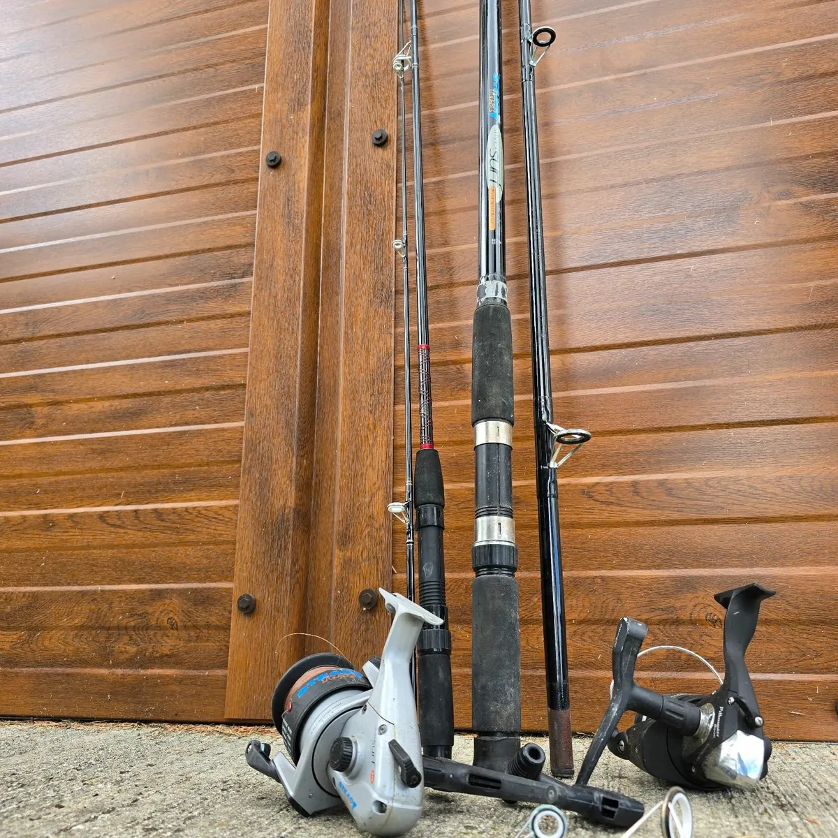 2x Fishing Rod & Reel Set – Includes Extras - Image 4