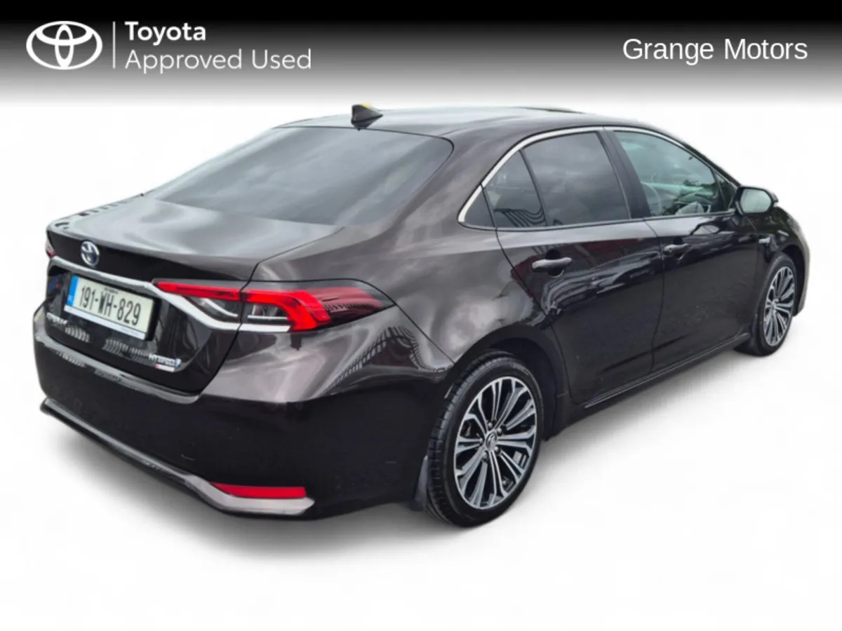 Toyota Corolla 1.8 HYBRID LUNA SPORT SAL**LOW MILE - Image 3