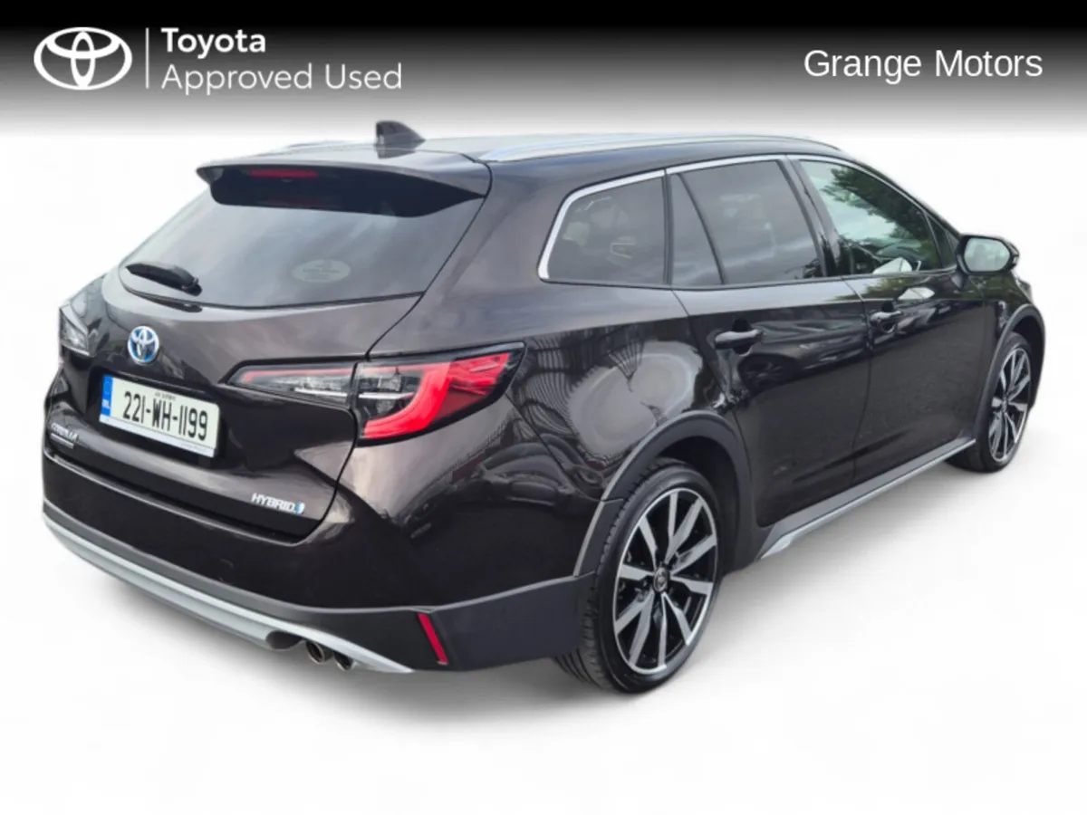 Toyota Corolla 2.0LTR HYBRID TREK TOURING SPORT(ES - Image 3