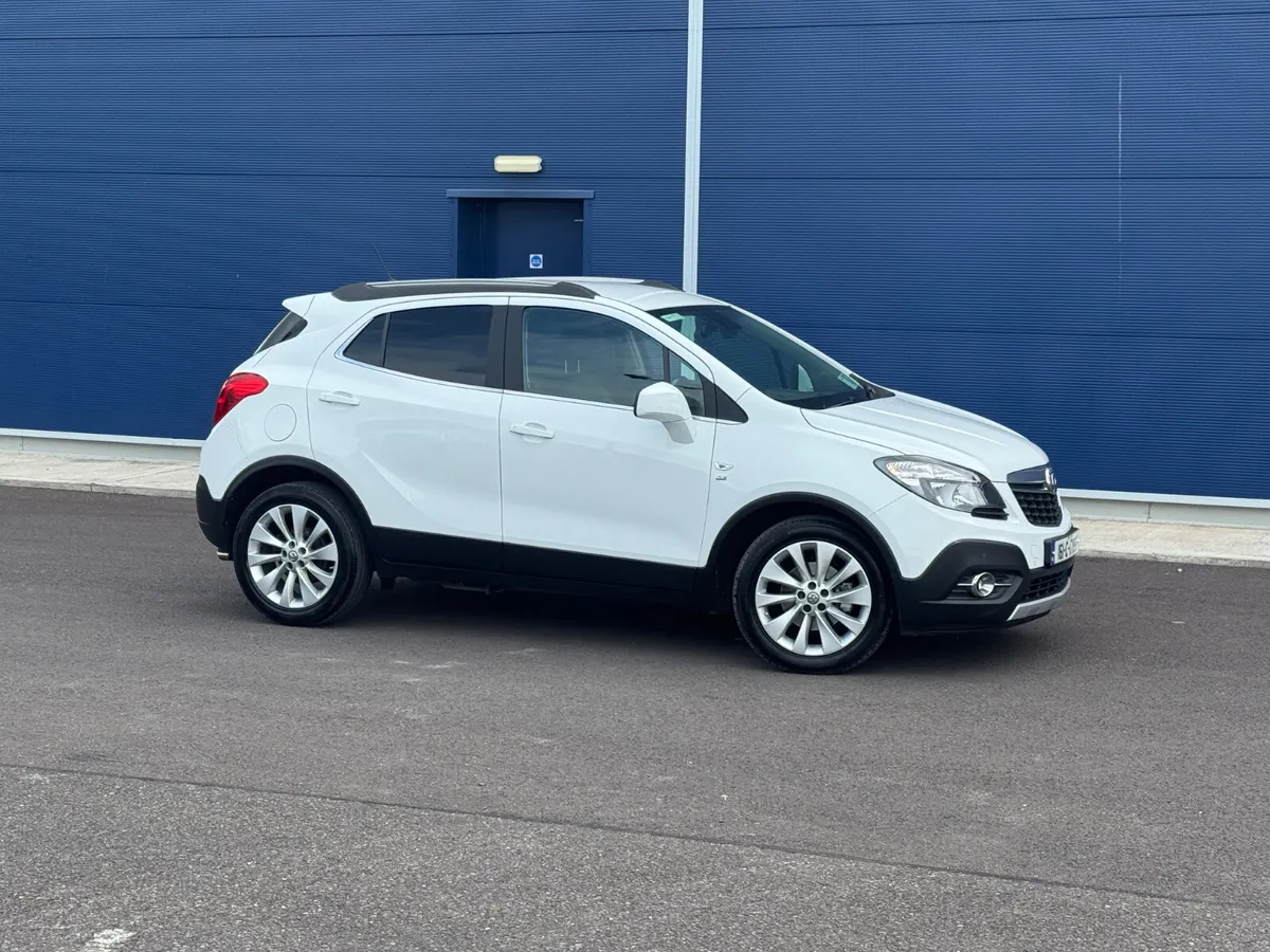 Vauxhall/ Opel  Mokka 2016 High spec 1 owner - Image 4