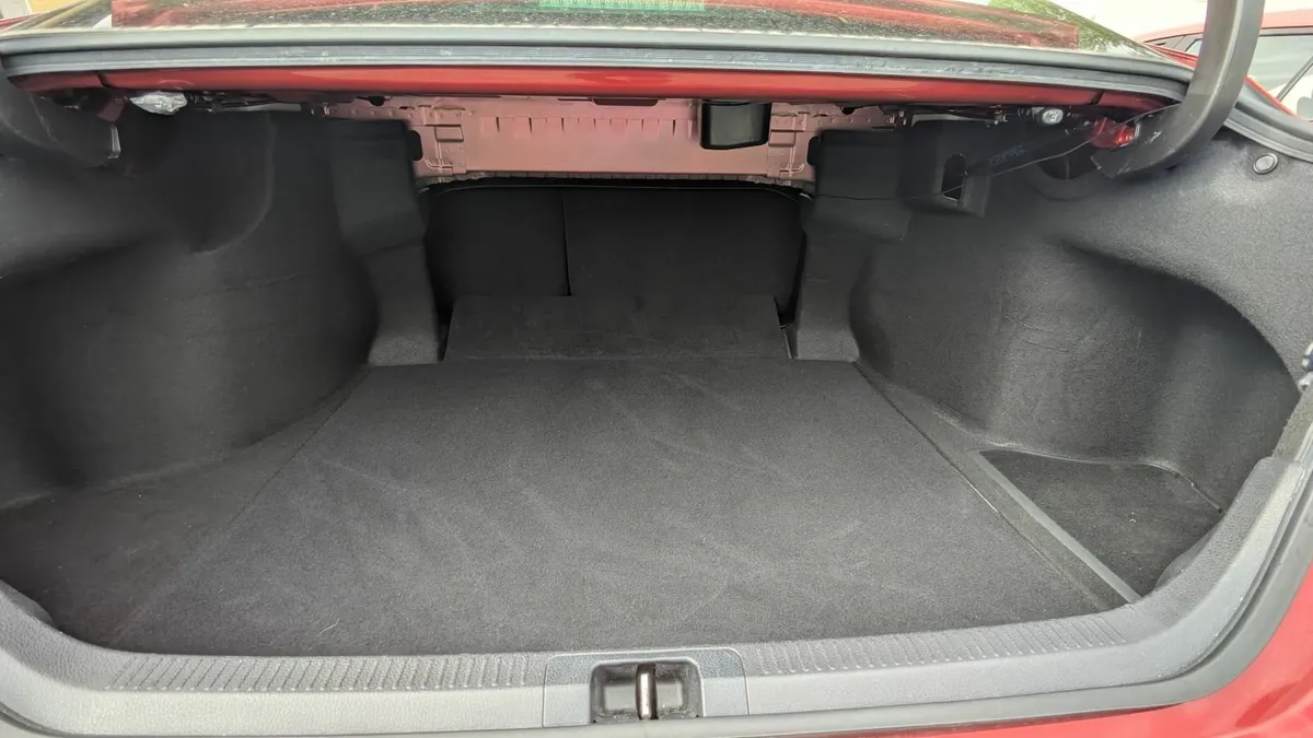 Toyota Camry 2017 (172), Clean & spotless, 2ry NCT - Image 3