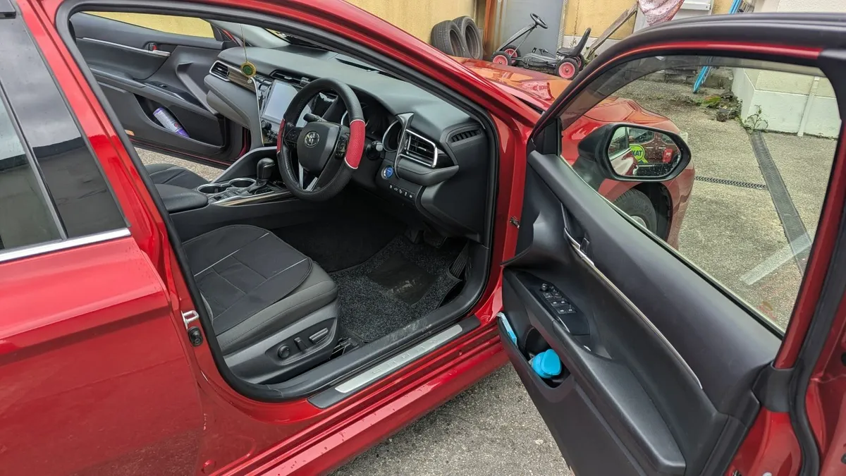 Toyota Camry 2017 (172), Clean & spotless, 2ry NCT - Image 2