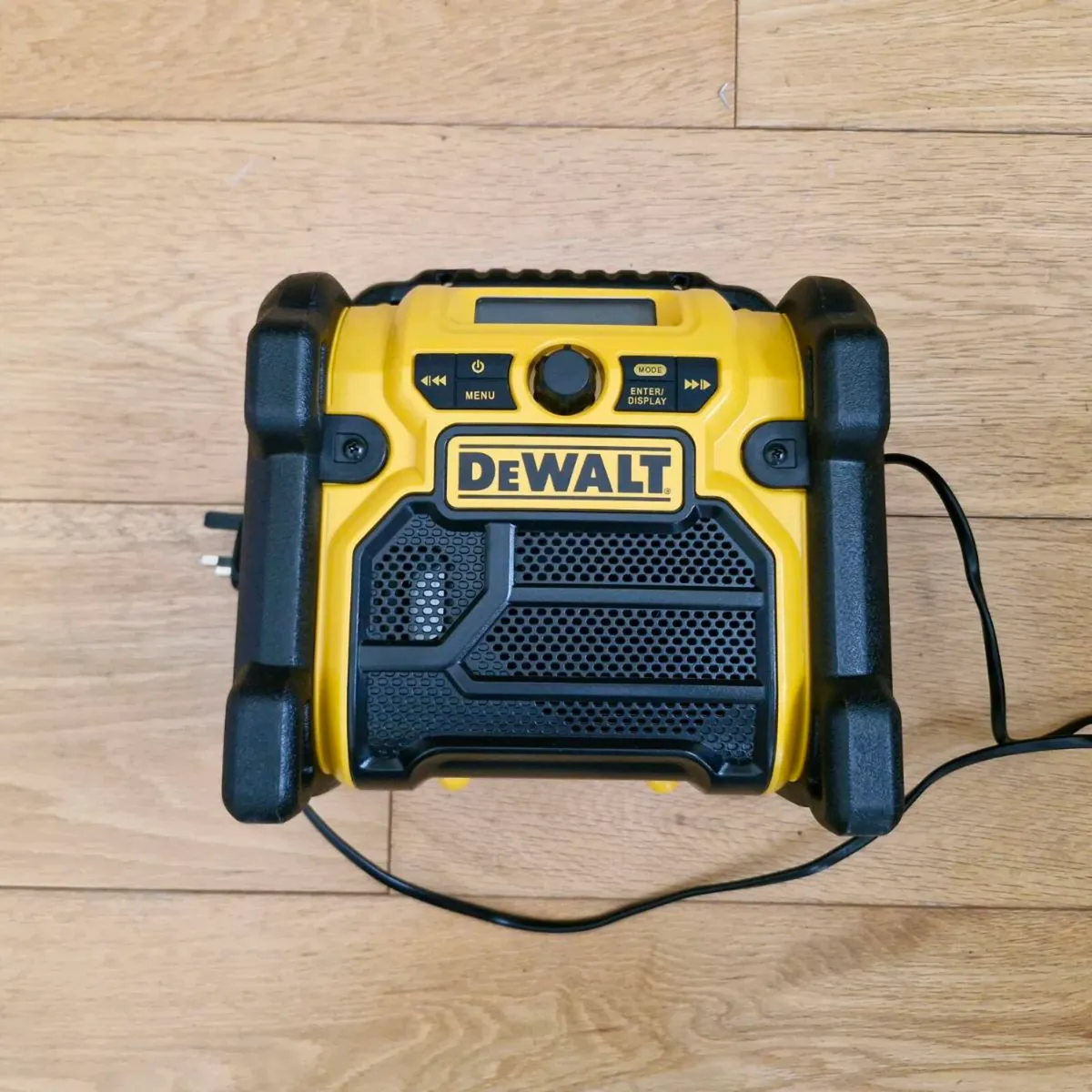 Dewalt radio - Image 1