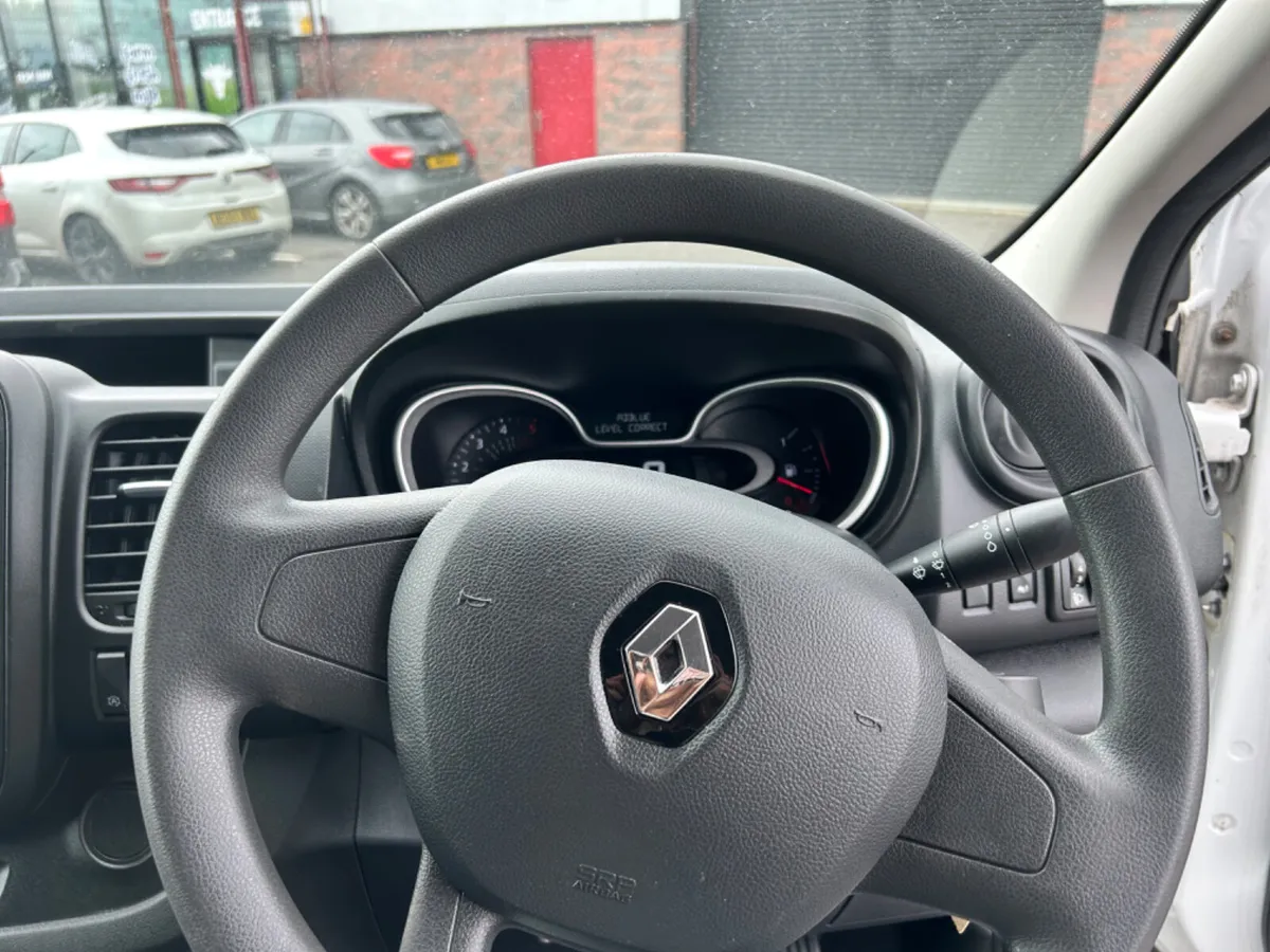 2020 Renault Trafic Swb - Image 2