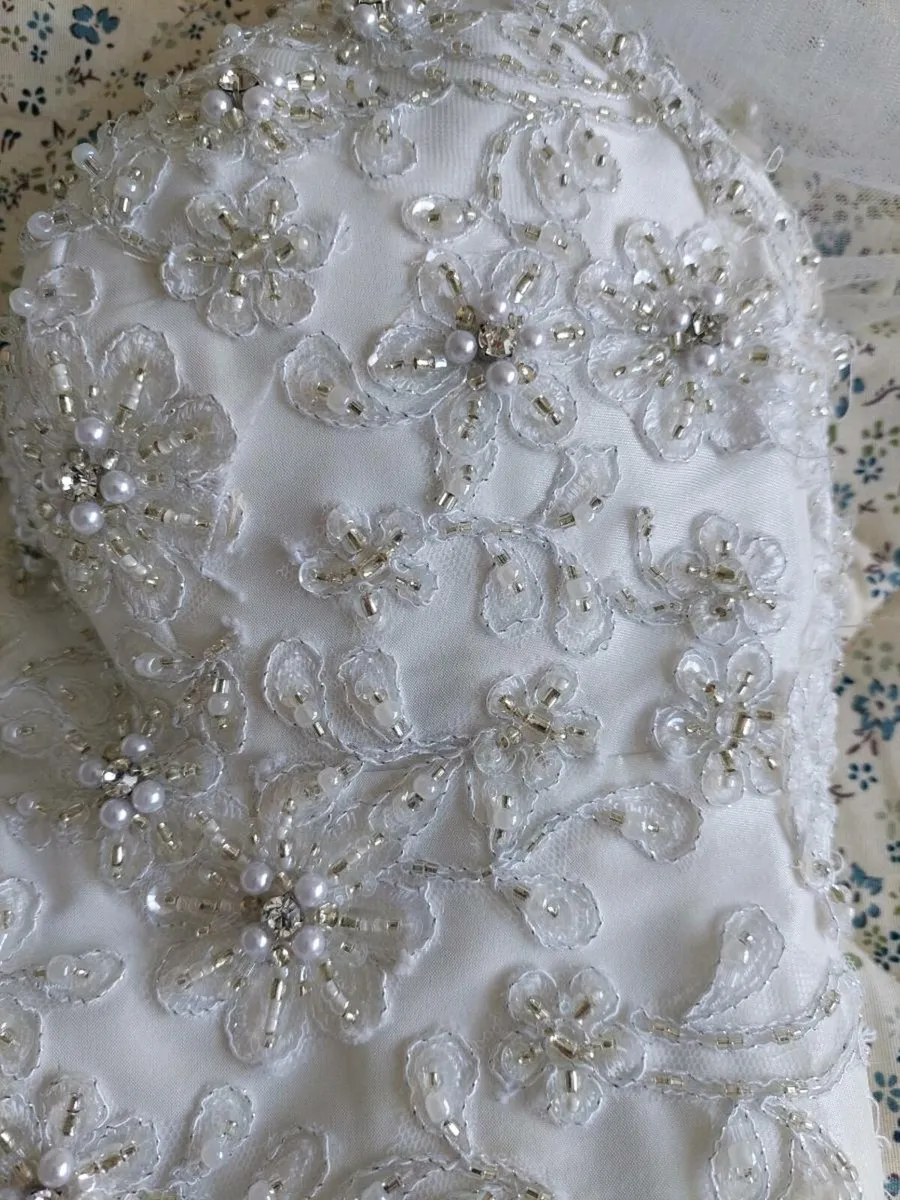 Wedding dress - Image 2